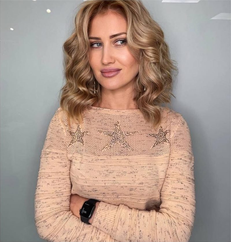 Об'ємна укладка на середню довжину